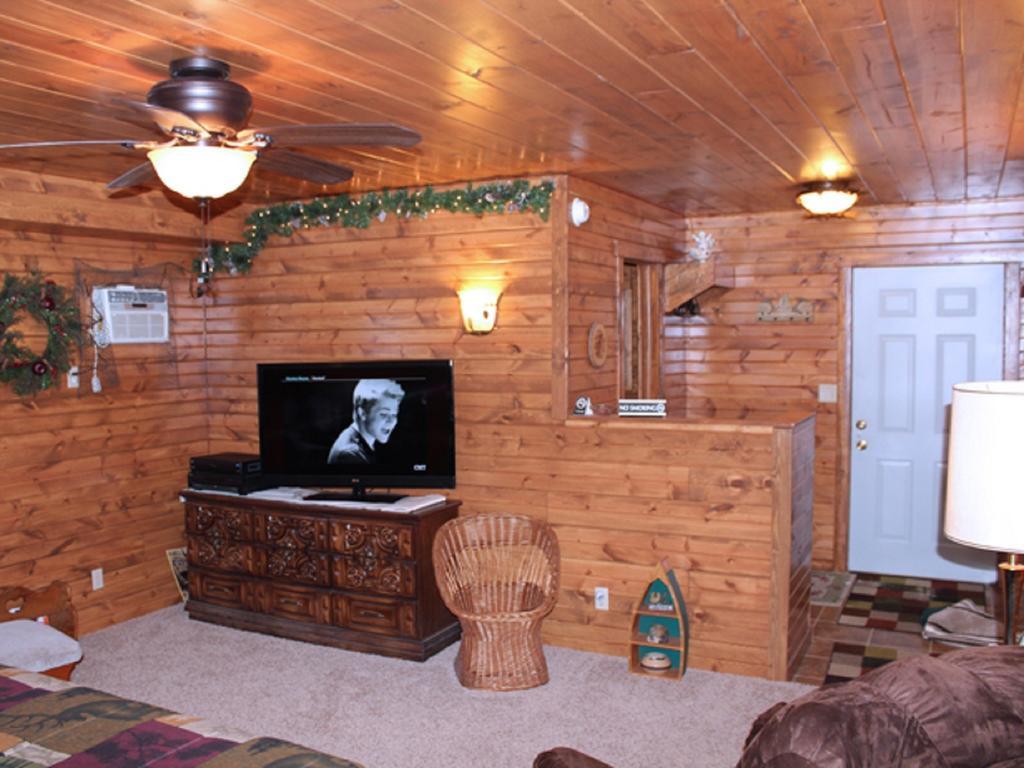 فيلا Trickling Waters Retreat Marquette الغرفة الصورة